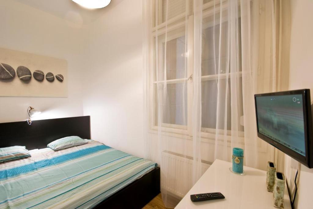 Balcony Apartment Boedapest Buitenkant foto