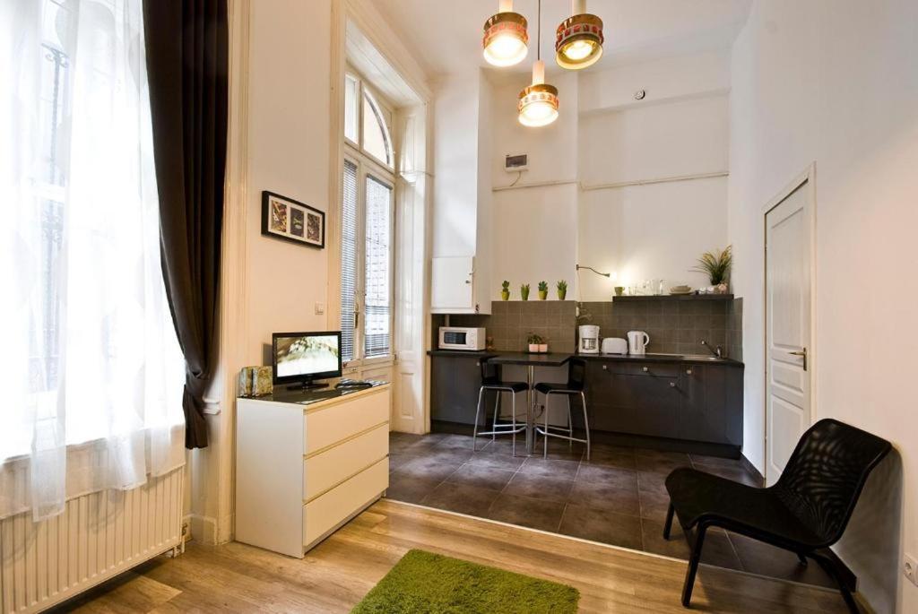 Balcony Apartment Boedapest Buitenkant foto